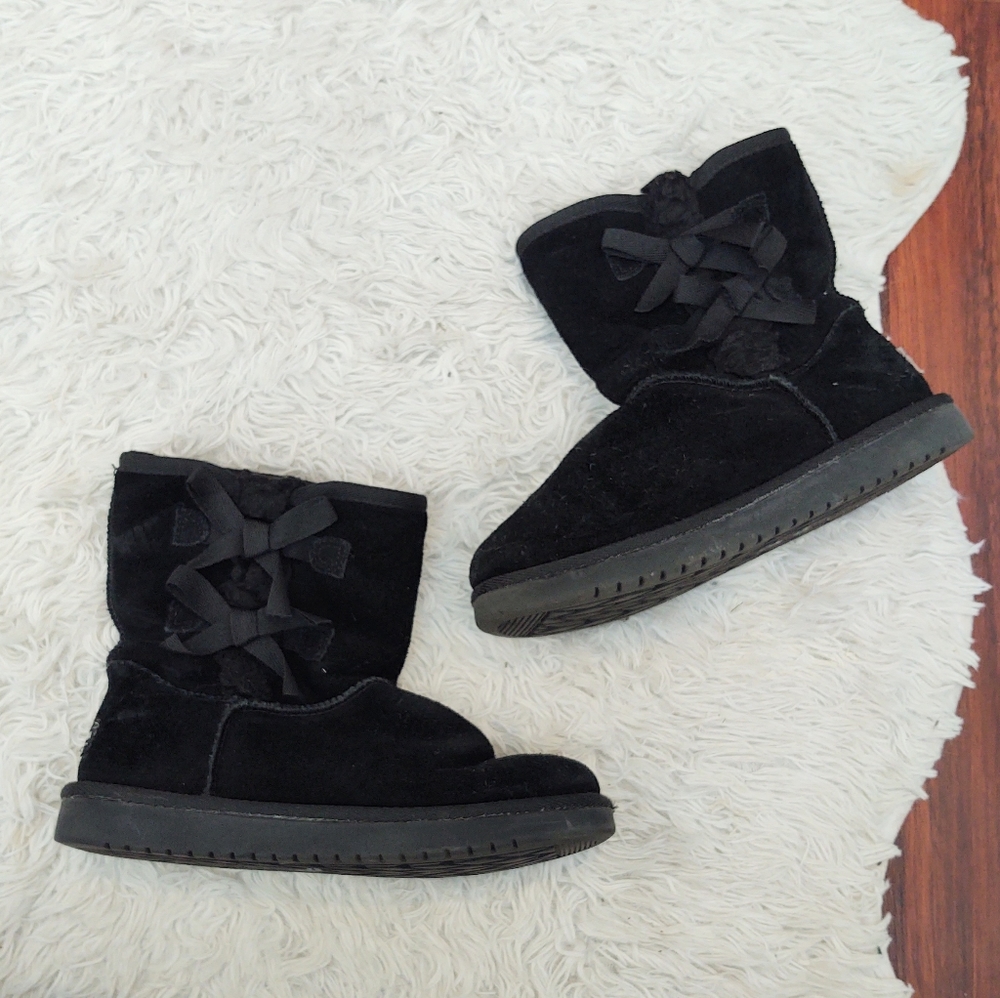 Kookaburra By Ugg Victoria Short Bow Boots Black